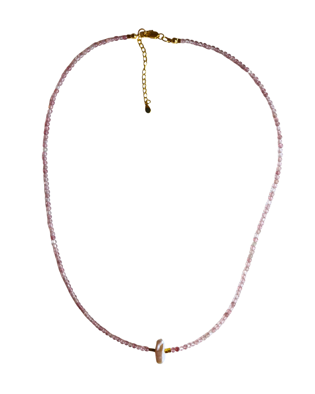 Collar completo sobre fondo blanco