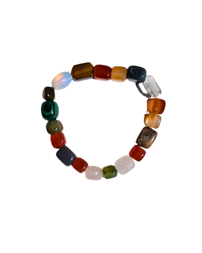 Detalle de pulsera de ágata, cuarzo y turquesa.