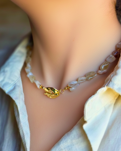 Collar de citrino claro MENTHE con detalles en oro 18k