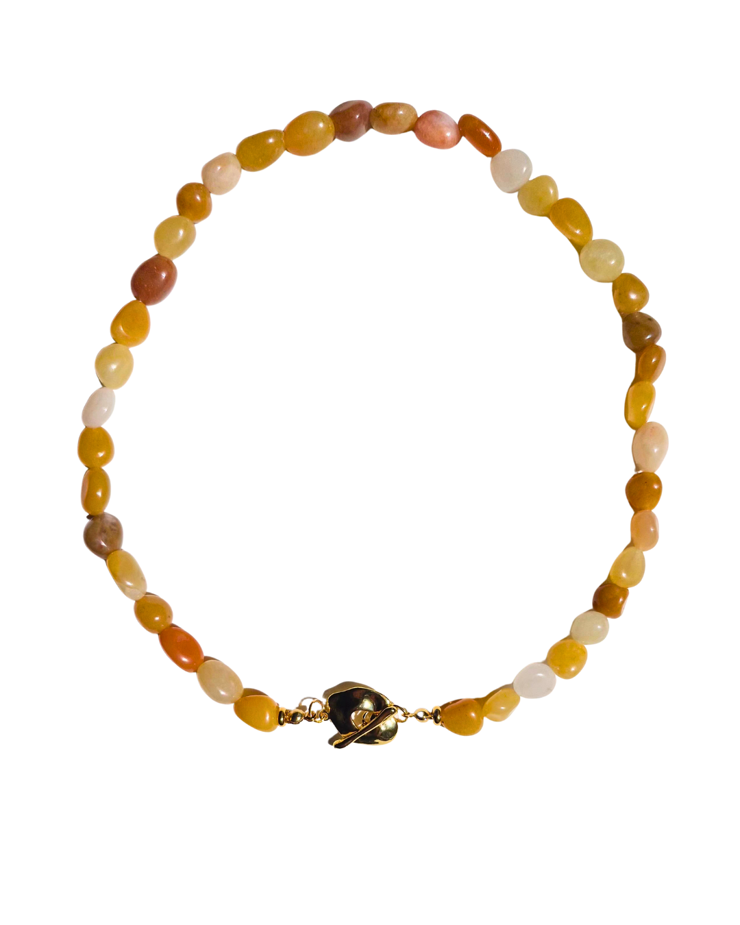 Cierre de palanca y terminaciones chapadas en oro 18k del collar MIEL