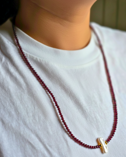 Collar puesto en modelo