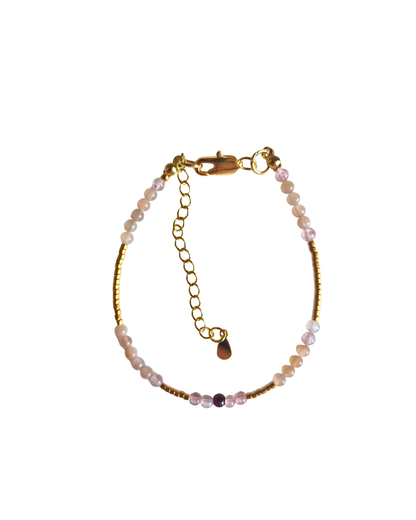 Pulsera completa en fondo blanco