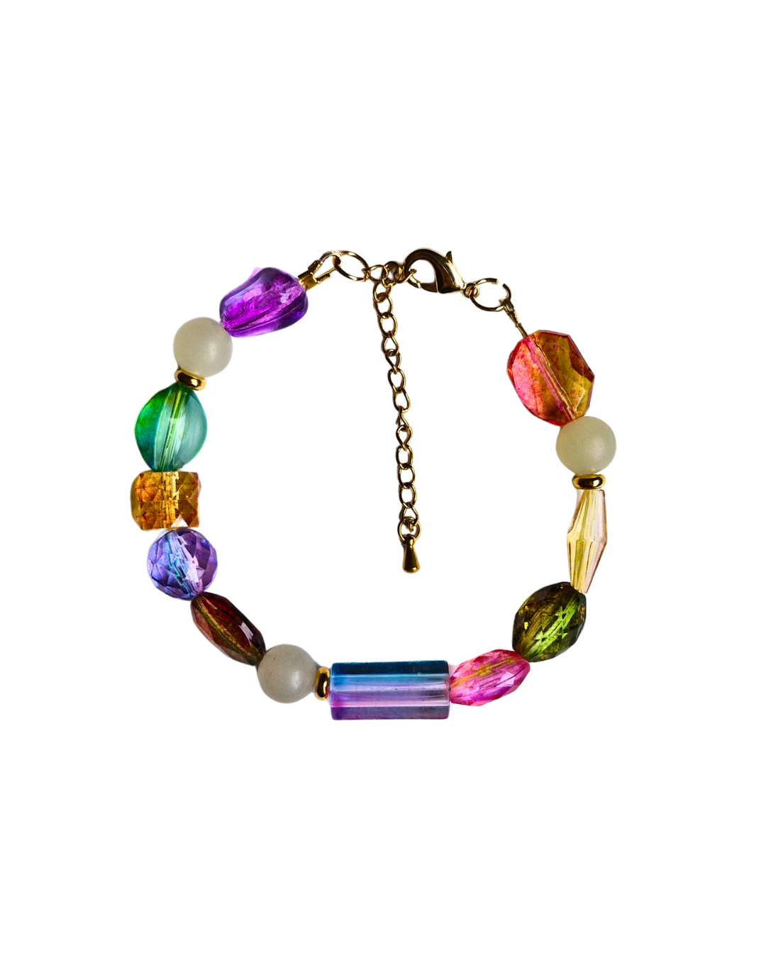 Detalle de jade natural y abalorios acrílicos de la Pulsera Gran Fiesta - PIERRE & CHAÎNE