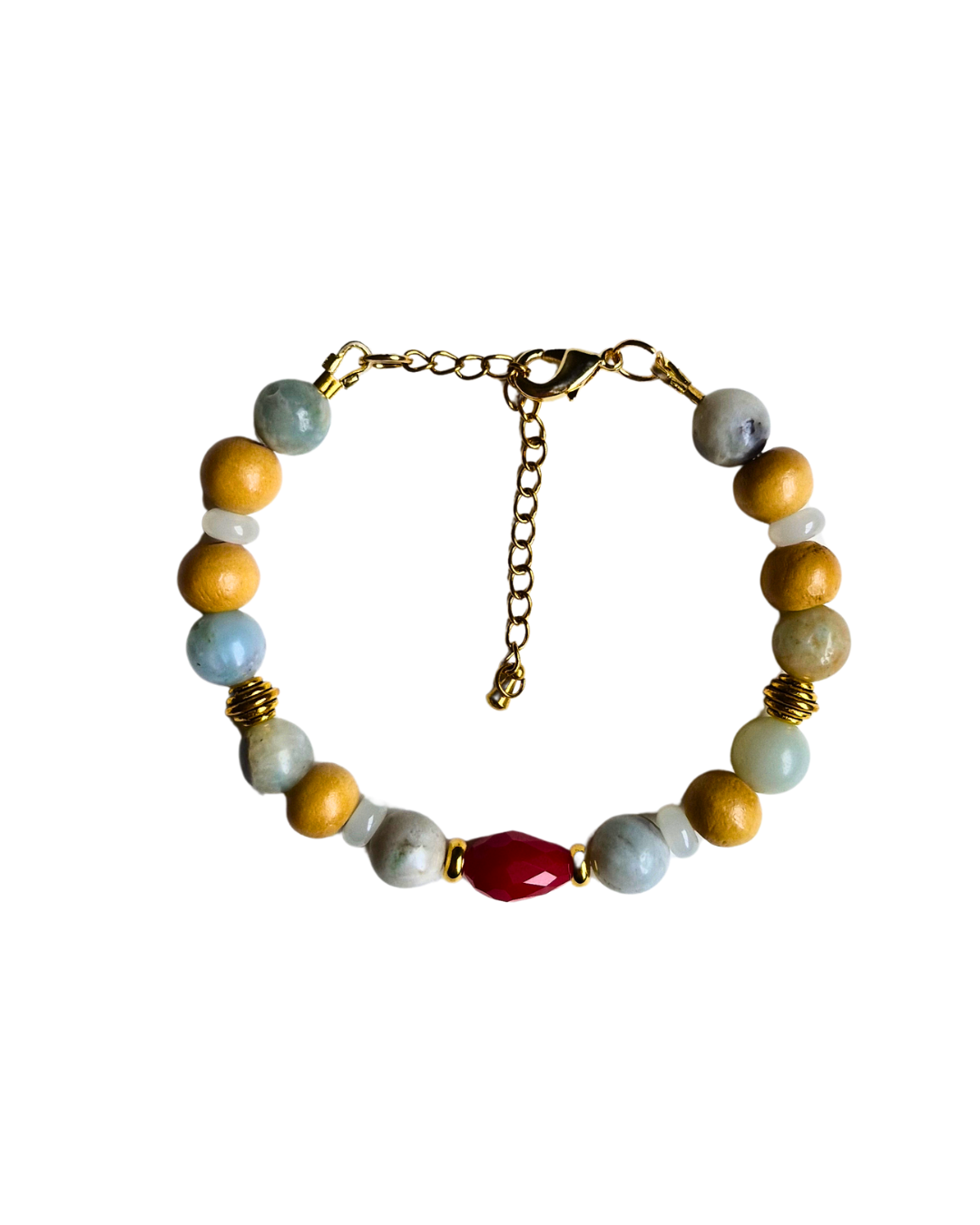 Detalle de amazonita celeste y tierra con cuentas de madera de la Pulsera La Esencia de la Tierra - PIERRE & CHAÎNE